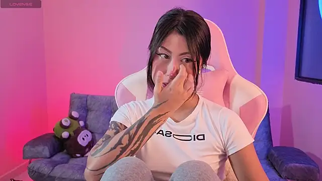 sharonbone online show from December 2025 05:27:01 AM