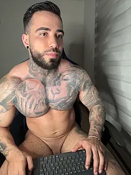 Snapshot of josemanufit chatting on May 2026 01:56:01 AM josemanufit online show from May 2026 01:56:01 AM