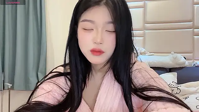 xiaoxia999 online show from February 2026 12:21:01 PM