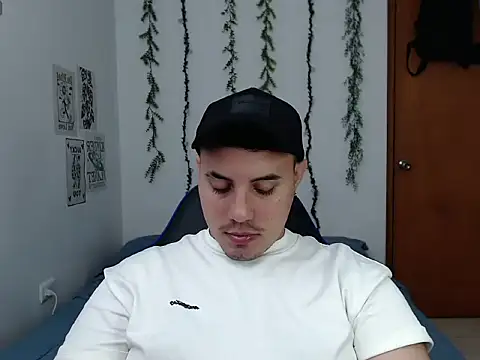 ENZO444  online show from December 2025 07:15:02 AM