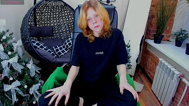 Snapshot of Soft_Flame chatting on December 2025 03:41:02 PM Soft Flame online show from December 2025 03:41:02 PM