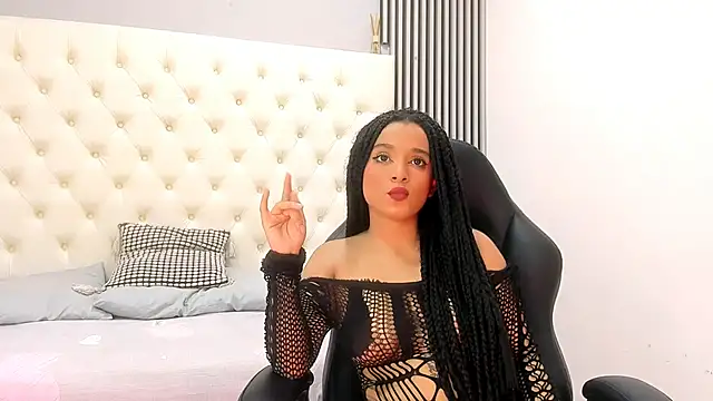 khiara    online show from December 2025 10:58:01 PM