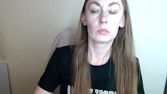 LiaSeass  online show from June 2026 12:15:01 PM
