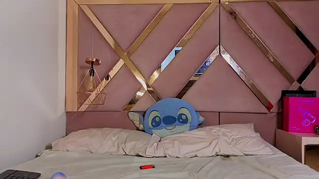 Stephanny Blush online show from April 2026 07:27:02 PM