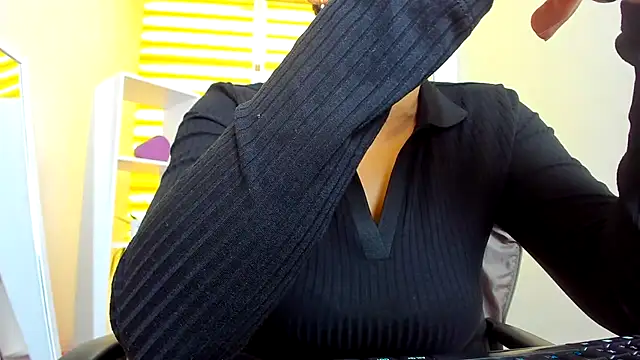 Snapshot of Aziza-New chatting on March 2026 08:10:01 AM Aziza-New online show from March 2026 08:10:01 AM