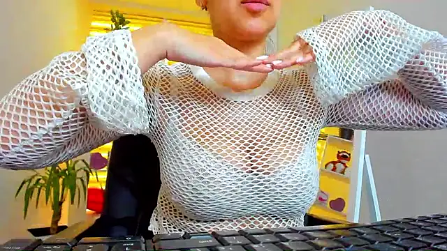 Snapshot of Aziza-New chatting on March 2026 09:35:01 AM Aziza-New online show from March 2026 09:35:01 AM