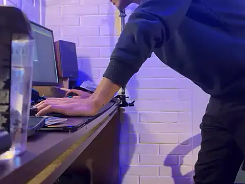 Snapshot of Nya_Velvet chatting on December 2025 09:53:01 PM Nya Velvet online show from December 2025 09:53:01 PM