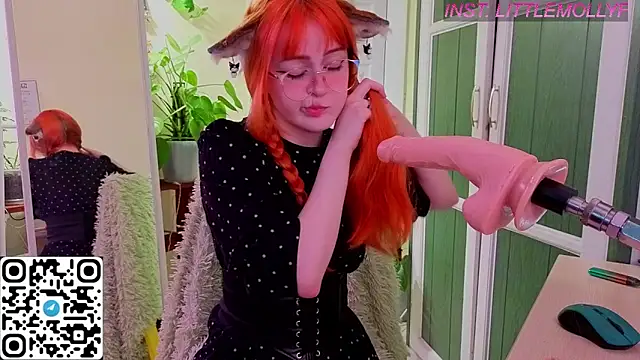 LittleFoxHole online show from May 2026 01:14:01 AM