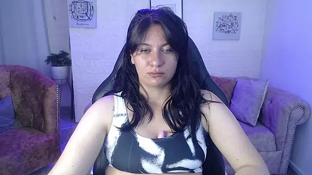 amanda rousee online show from June 2026 03:29:02 AM