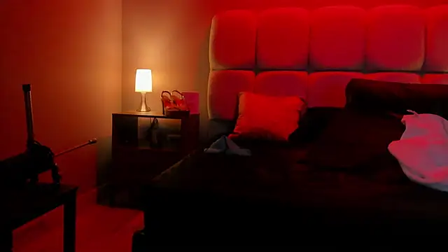 Snapshot of veromilff chatting on March 2026 02:04:02 AM veromilff online show from March 2026 02:04:02 AM