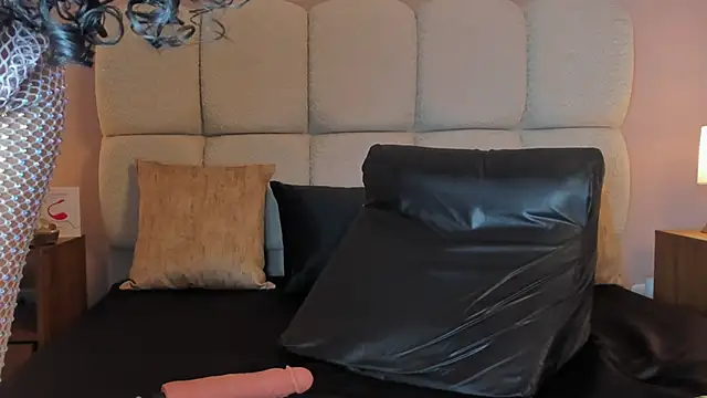 Snapshot of veromilff chatting on March 2026 07:30:02 PM veromilff online show from March 2026 07:30:02 PM