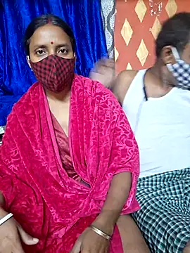 Snapshot of Mr-Mrs-couple chatting on December 2025 06:46:02 PM Mr-Mrs-couple online show from December 2025 06:46:02 PM