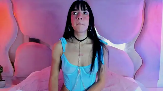 lunajones   online show from December 2025 10:48:02 PM