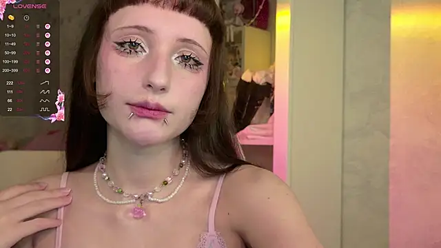 Snapshot of MiraJades chatting on March 2026 10:32:01 PM MiraJades online show from March 2026 10:32:01 PM