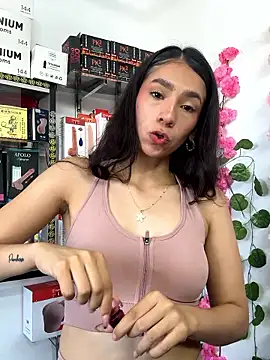 lunaluxury22 online show from January 2026 03:05:01 PM