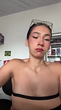lunaluxury22 online show from June 2026 01:15:02 PM