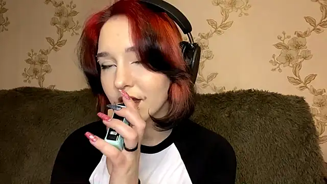 Snapshot of EmilyVeiro chatting on February 2026 05:08:01 PM EmilyVeiro online show from February 2026 05:08:01 PM