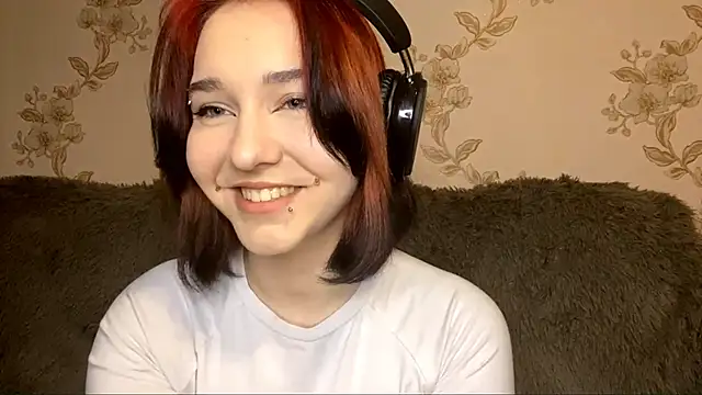 Snapshot of EmilyVeiro chatting on February 2026 05:31:01 PM EmilyVeiro online show from February 2026 05:31:01 PM