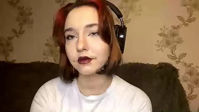 Snapshot of EmilyVeiro chatting on March 2026 05:39:01 PM EmilyVeiro online show from March 2026 05:39:01 PM