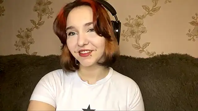 Snapshot of EmilyVeiro chatting on March 2026 05:27:01 PM EmilyVeiro online show from March 2026 05:27:01 PM