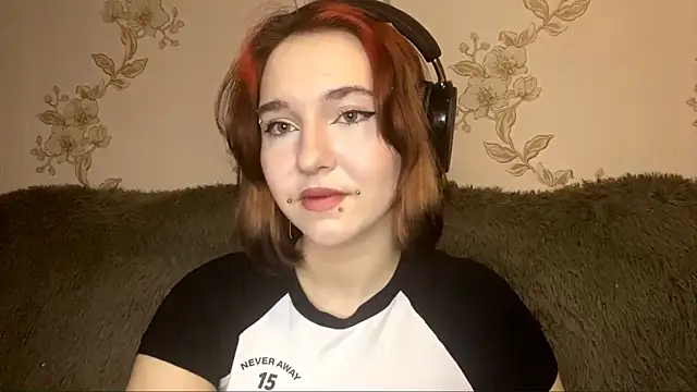 Snapshot of EmilyVeiro chatting on March 2026 05:17:02 PM EmilyVeiro online show from March 2026 05:17:02 PM