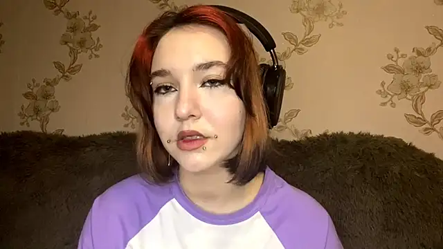 Snapshot of EmilyVeiro chatting on March 2026 06:11:01 PM EmilyVeiro online show from March 2026 06:11:01 PM