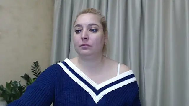 Snapshot of sweetpussy13 chatting on December 2024 10:28:02 AM sweetpussy13 online show from December 2024 10:28:02 AM