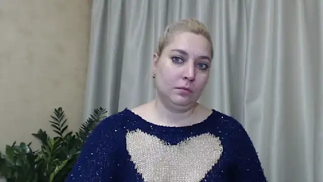 Snapshot of sweetpussy13 chatting on December 2024 07:39:02 AM sweetpussy13 online show from December 2024 07:39:02 AM