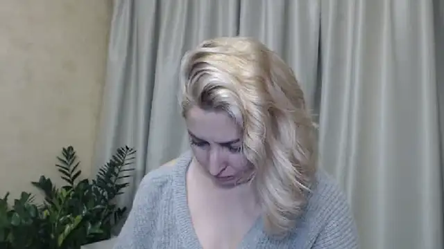 Snapshot of sweetpussy13 chatting on December 2024 10:56:01 AM sweetpussy13 online show from December 2024 10:56:01 AM