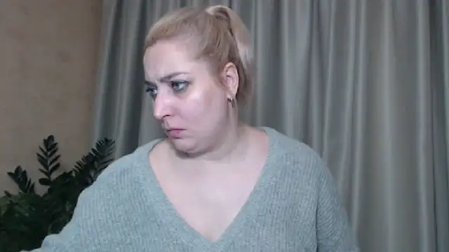 Snapshot of sweetpussy13 chatting on January 2025 07:06:02 AM sweetpussy13 online show from January 2025 07:06:02 AM