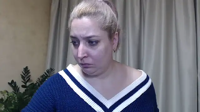 Snapshot of sweetpussy13 chatting on January 2025 07:36:01 AM sweetpussy13 online show from January 2025 07:36:01 AM