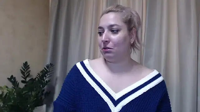 Snapshot of sweetpussy13 chatting on February 2025 06:37:01 AM sweetpussy13 online show from February 2025 06:37:01 AM