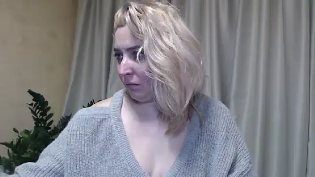 Snapshot of sweetpussy13 chatting on February 2025 09:42:01 AM sweetpussy13 online show from February 2025 09:42:01 AM