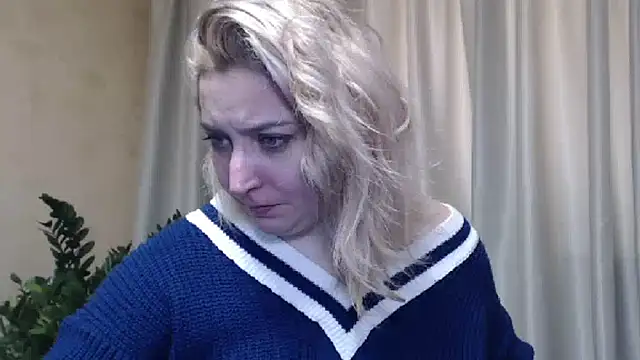 Snapshot of sweetpussy13 chatting on February 2025 07:12:01 AM sweetpussy13 online show from February 2025 07:12:01 AM