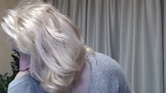 Snapshot of sweetpussy13 chatting on March 2025 06:57:01 AM sweetpussy13 online show from March 2025 06:57:01 AM