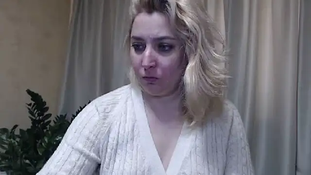 Snapshot of sweetpussy13 chatting on March 2025 06:58:02 AM sweetpussy13 online show from March 2025 06:58:02 AM