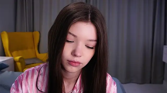 JanethLevine online show from December 2025 01:18:01 PM