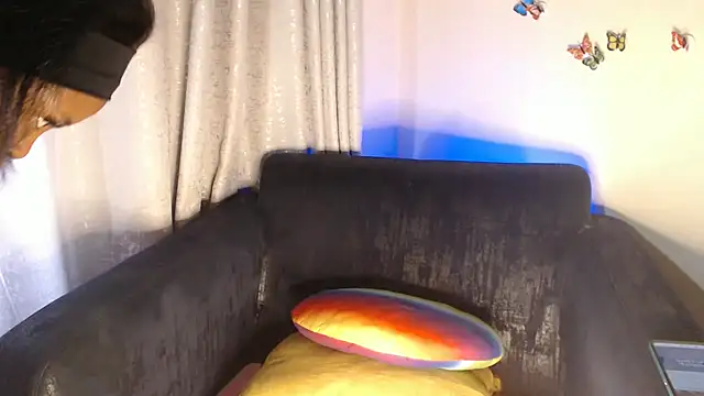 UzuriZahra01 online show from February 2026 02:16:02 PM