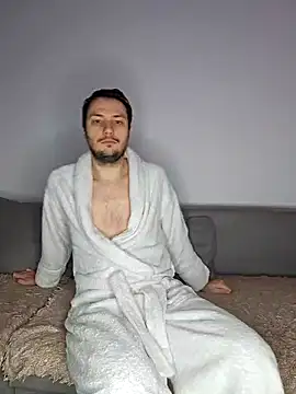 Lovebackground online show from February 2025 09:22:01 AM