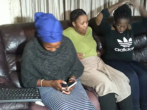 Caramel-goddess18 online show from March 2026 03:51:02 PM