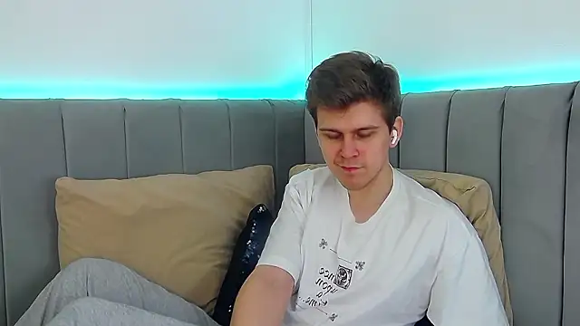 NickJohnas online show from January 2026 03:33:01 AM