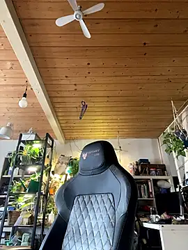 YoursxTruly online show from January 2026 10:54:02 AM