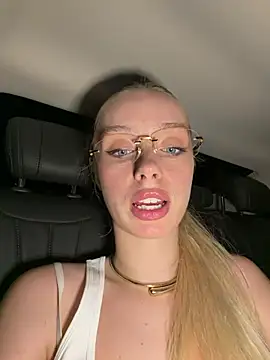 SunnyShiney online show from June 2026 07:13:02 PM