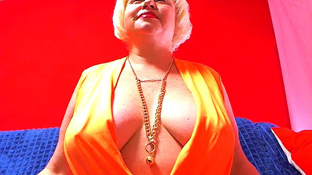 NaughtyMILF4UX online show from May 2026 03:33:01 AM