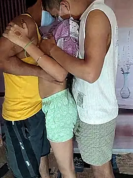 Snapshot of realcouple71 chatting on June 2026 06:27:02 AM realcouple71 online show from June 2026 06:27:02 AM