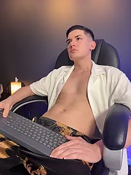 Valentino ceratti online show from December 2025 11:22:01 PM