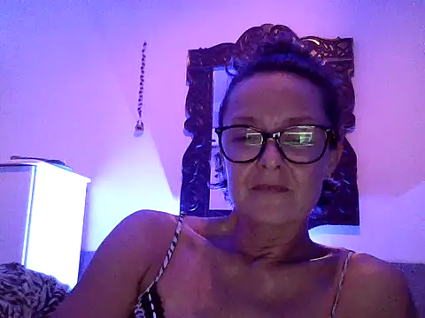 TwiccaZurc online show from March 2026 06:14:01 AM