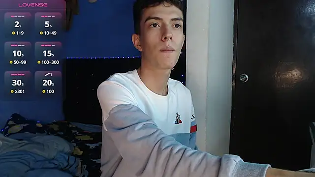 Juan Gomezz26 online show from May 2026 10:51:02 PM