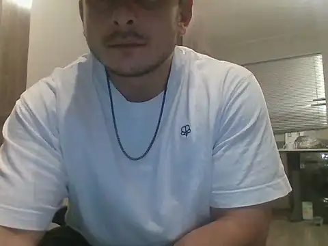 Snapshot of Marcelopret chatting on December 2025 03:12:01 AM Marcelopret online show from December 2025 03:12:01 AM