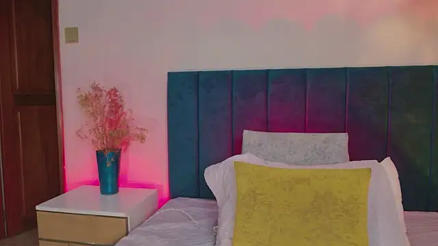 PaulinaSaint online show from March 2026 12:37:01 AM